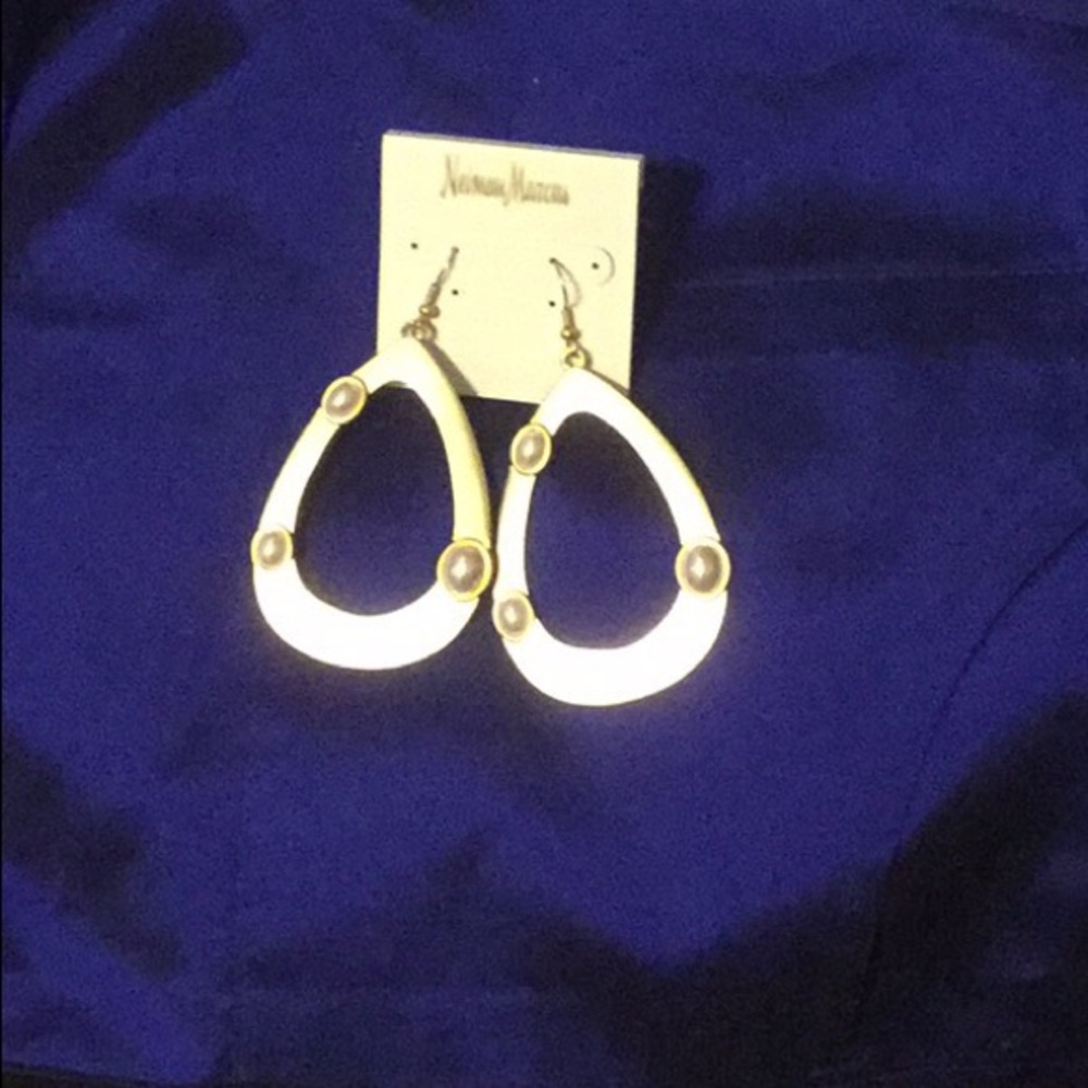 Neiman Marcus faux gold and pearl earrings new